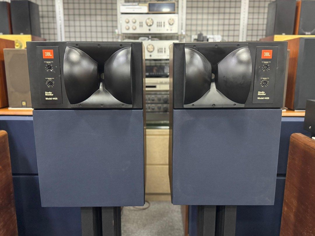 JBL 4425 Studio monitor