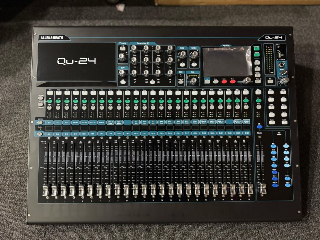 Used Allen & Heath QU24 digital mixer with cover