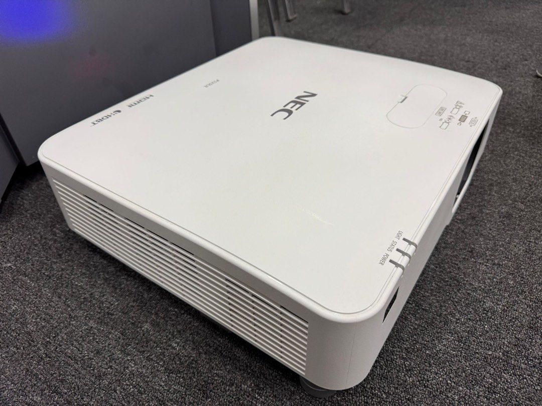 Used NEC NP-P525ULG WUXGA Laser projector. No remote. - Image 4