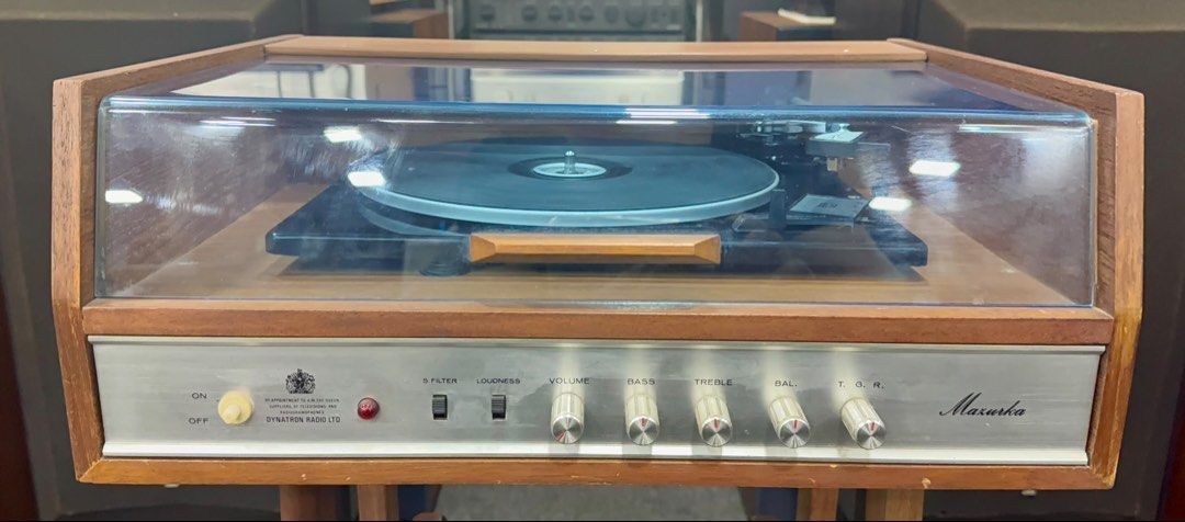 Vintage Garrard turntable with receiver built in - Image 2