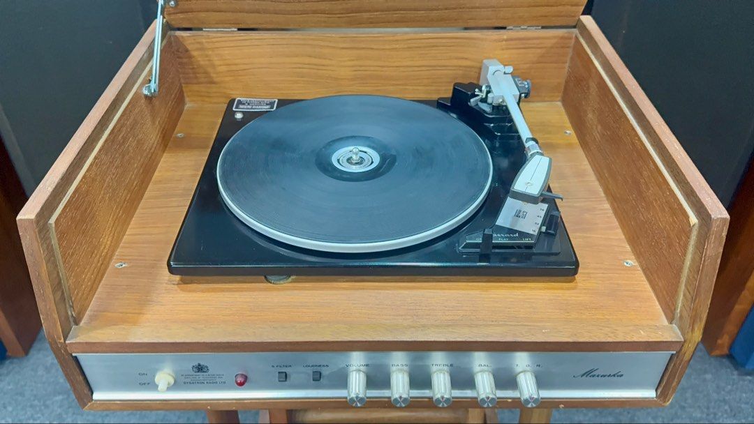 Vintage Garrard turntable with receiver built in